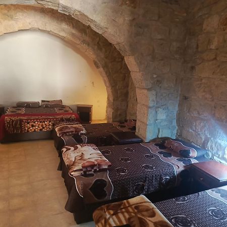 Dana Moon Hostel Екстер'єр фото