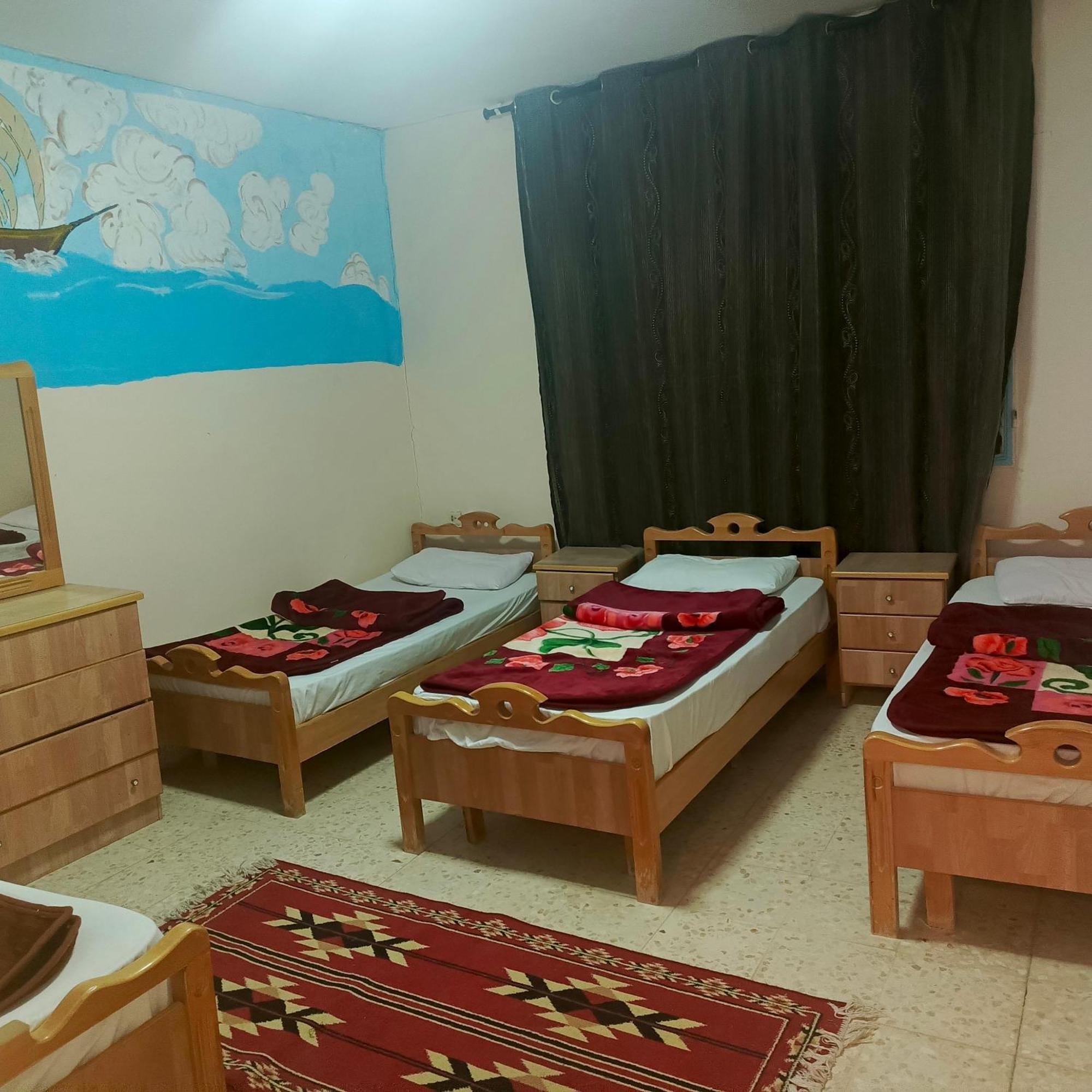 Dana Moon Hostel Екстер'єр фото