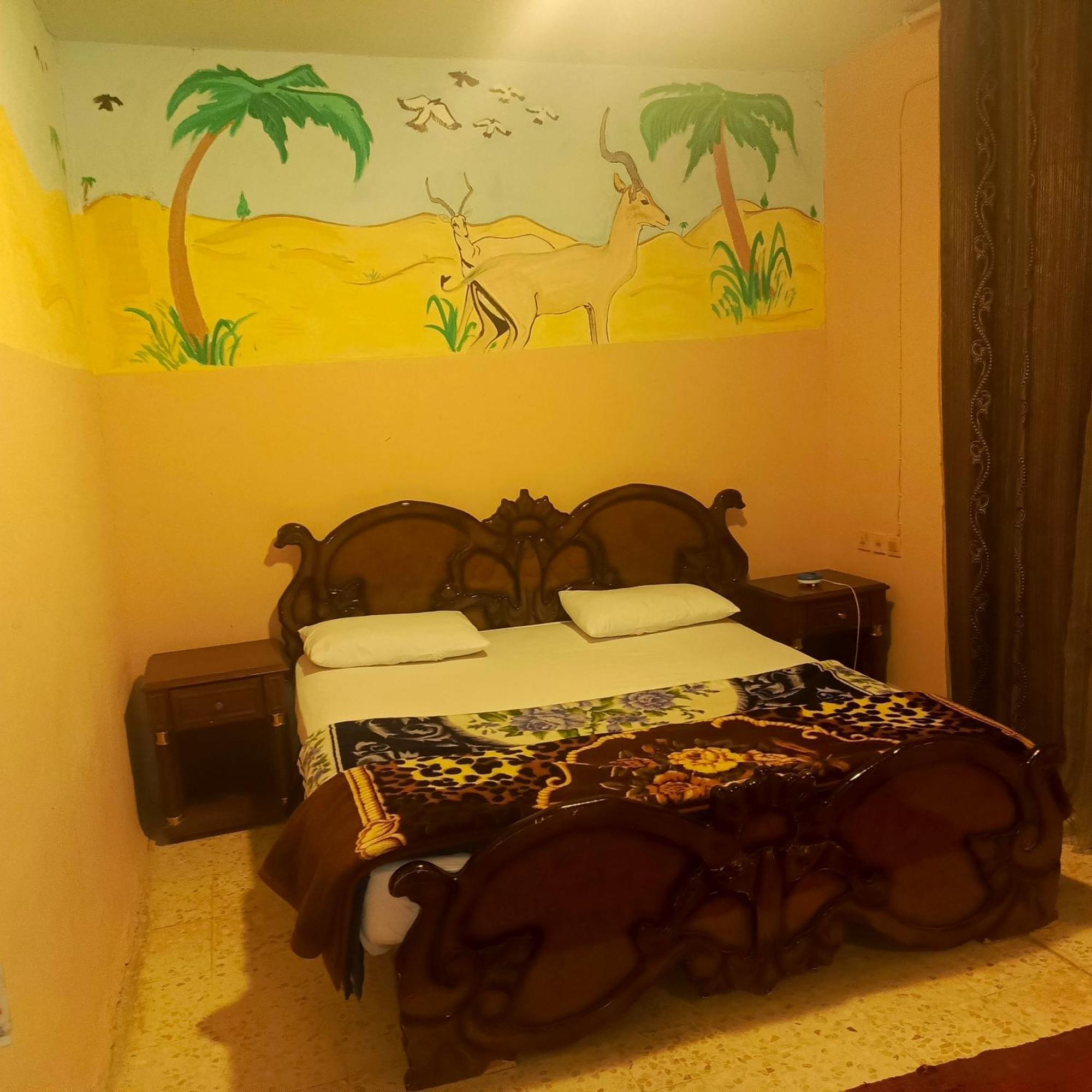 Dana Moon Hostel Екстер'єр фото