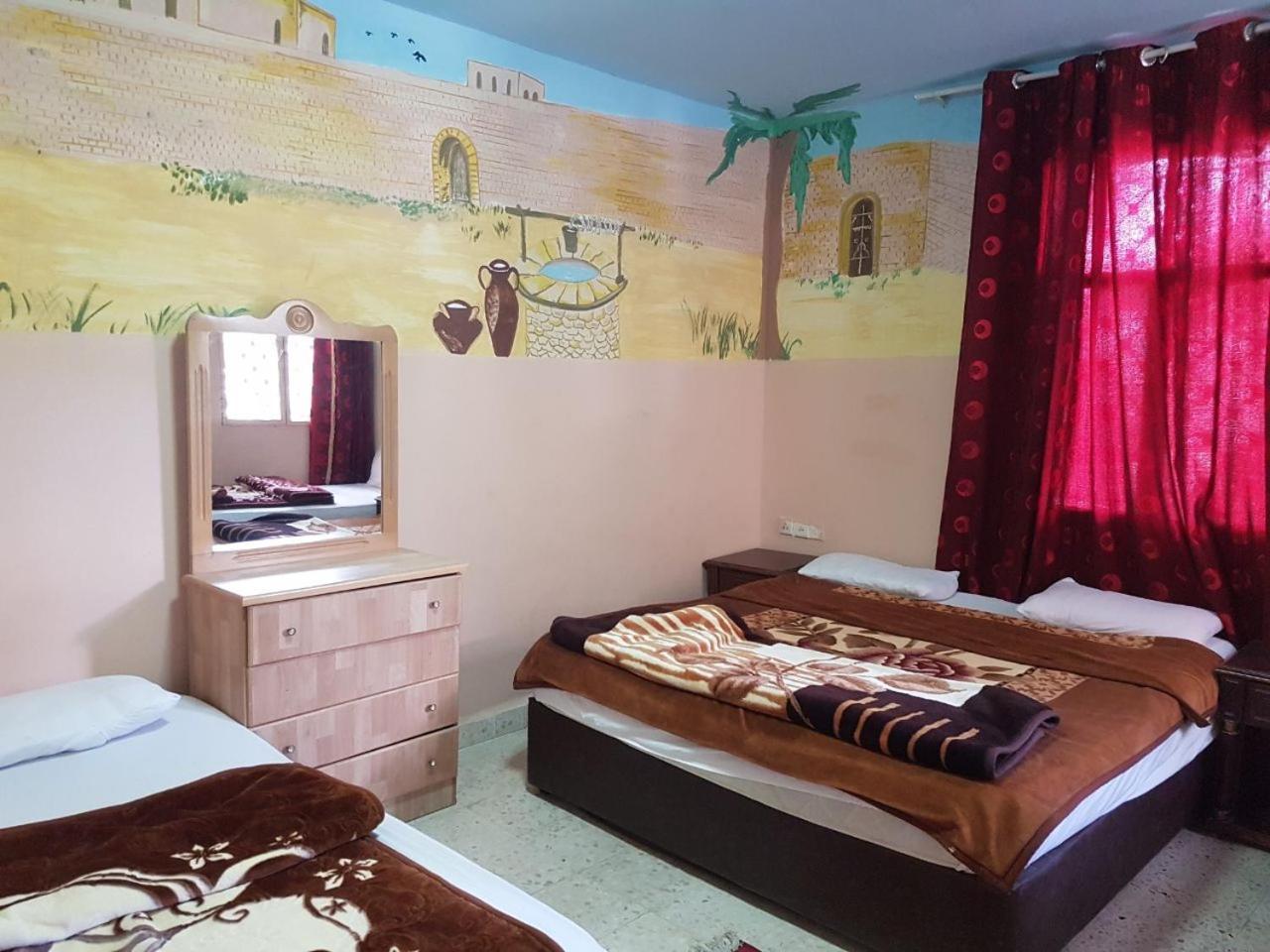 Dana Moon Hostel Екстер'єр фото