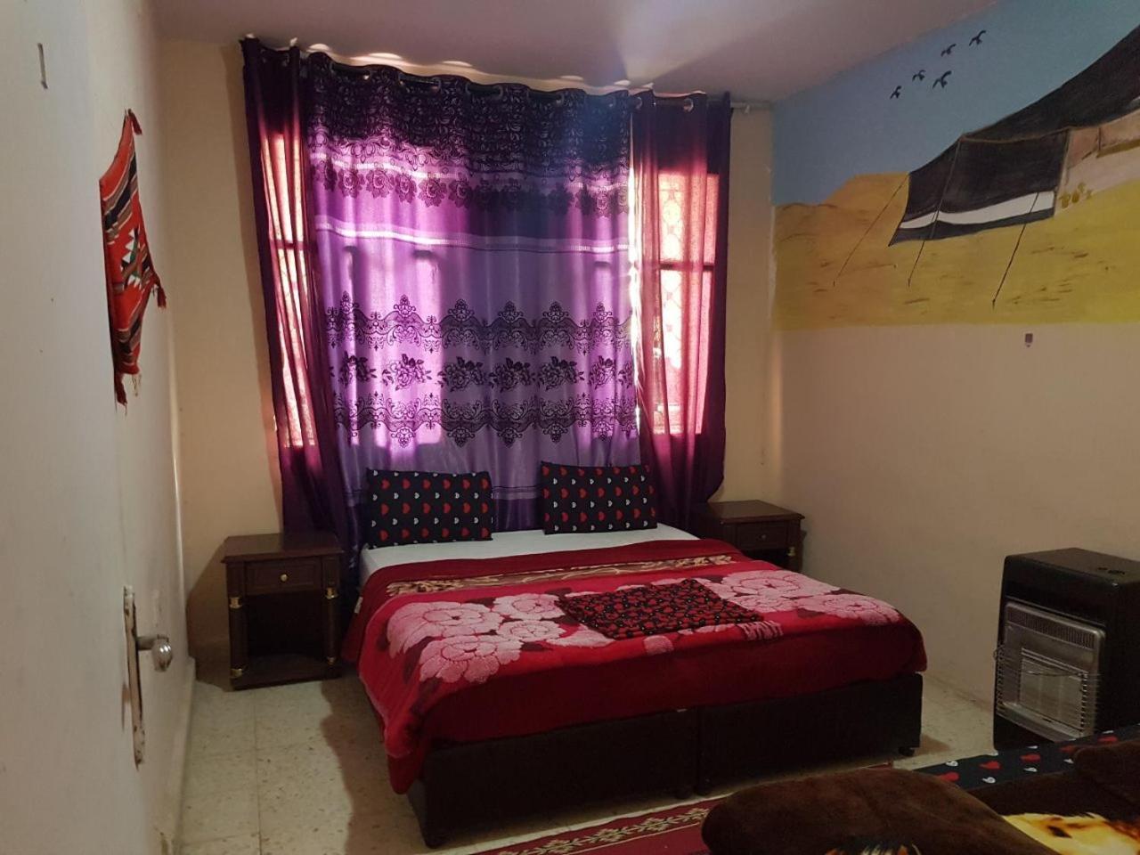 Dana Moon Hostel Екстер'єр фото
