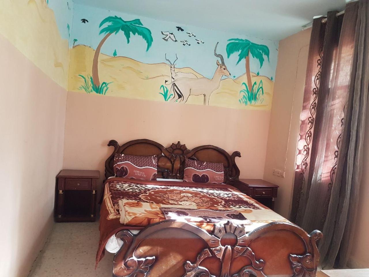 Dana Moon Hostel Екстер'єр фото